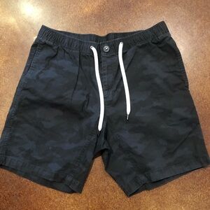 Vuori Women's Black Camouflage Shorts XL